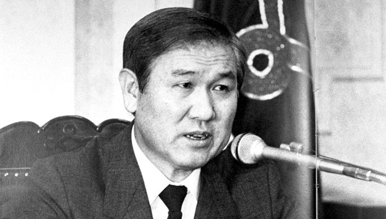 Mantan Presiden Roh Tae-woo mengumumkan Deklarasi 29 Juni, di mana ia menerima seruan untuk sistem pemilihan presiden langsung, 29 Juni 1987. (FOTO :The Korea Times/ Yonhap)