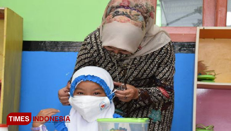 Bunda Paud Erna Husein a