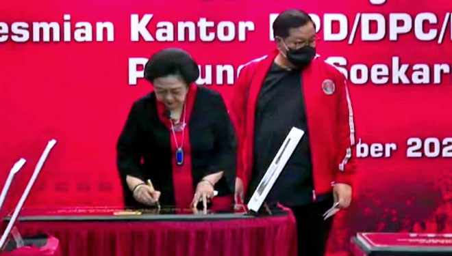 Megawati Bicara Pandangan Islam Garis Keras Terhadap Pembuatan Patung Pahlawan Nasional