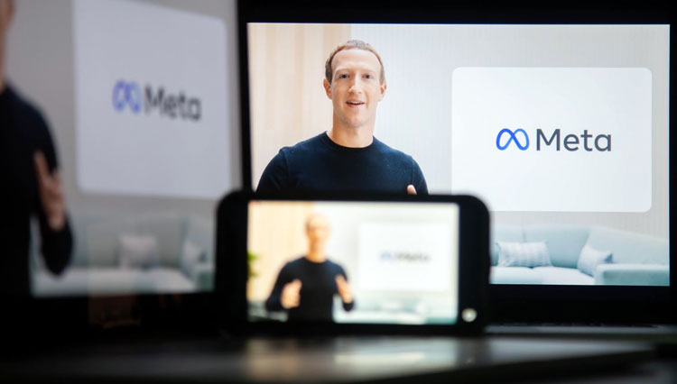 CEO Facebook, Mark Zuckerberg mengumumkan perubahan nama Facebook menjadi “Meta”. (foto: vox.com)