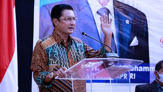 Wakil Ketua MPR RI Fadel Muhammad dalam FGD Kebangsaan kerja sama MPR dengan Universitas Ichsan, di Ballroom Hotel Grand Q, Gorontalo, Sabtu (30/10/2021). (foto: dok MPR RI)