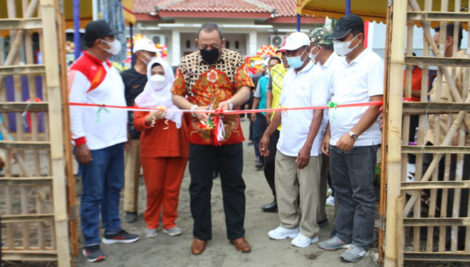 Wali Kota Tegal, H Dedy Yon Supriyono meresmikan UD Karya Mandiri Asri. (Foto : Humas Pemkot Tegal For Times Indonesia)