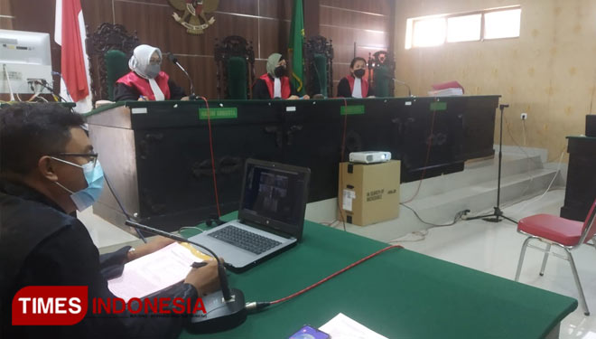 Sidang dakwaan keterangan palsu notaris/PPAT di PN Kota Madiun. (Foto: Yupi Apridayani/TIMESIndonesia)