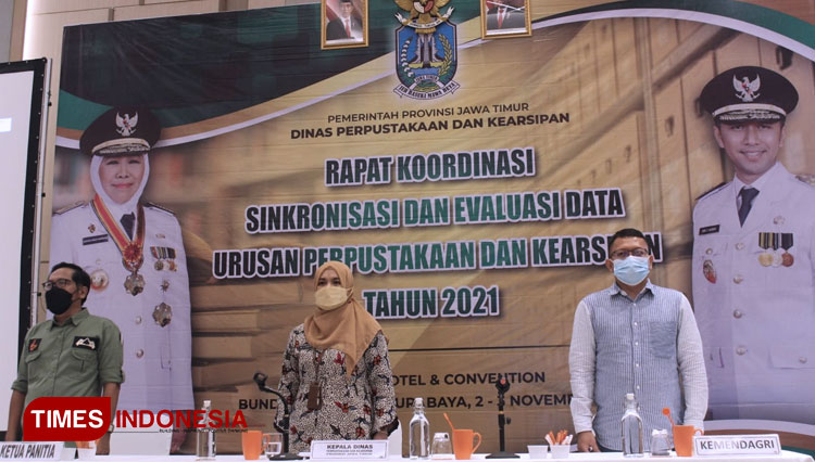 Rapat koordinasi sinkronasi data dan evaluasi data Disperpusip Jatim. (FOTO: Ammar Ramzi/TIMES Indonesia)