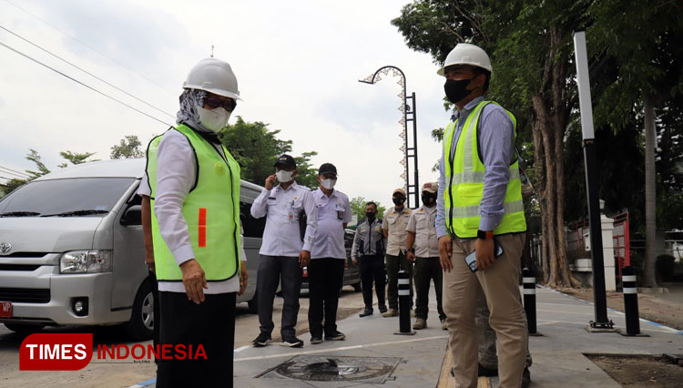 Bupati Jombang Tinjau Perkembangan Rehabilitasi Jalan Kh Wahid Hasyim