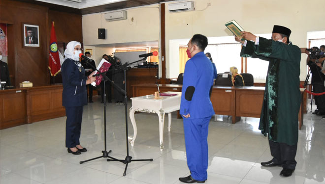 Pelantikan Dirut PDAM Indramayu yang baru. (Foto: Diskominfo Kabupaten Indramayu)