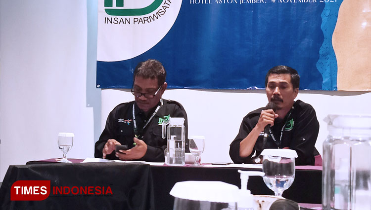 Ketua Umum IPJ, Nanang ketika memberikan penjelasan terkait rapat tahunan IPJ kepada seluruh anggota. (Foto: Siti Nur Faizah/TIMES Indonesia)