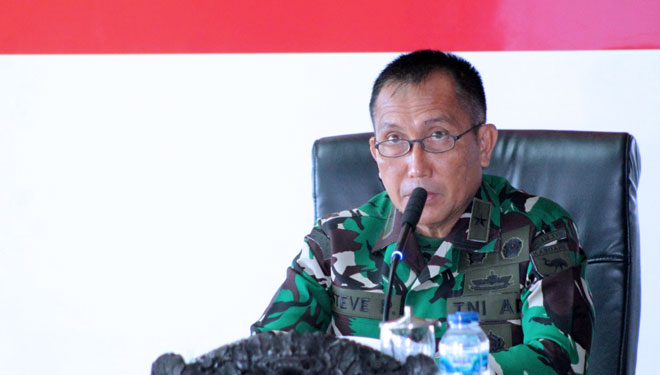 Inspektur Kodam XVIII Kasuari Brigjen TNI Steve C. Parengkuan secara resmi membuka acara taklimat awal dalam rangka kegiatan pengawasan Current Audit Triwulan IV Itdam XVIII Kasuari Tahun Anggaran (TA) 2021.(foto: Kodam XVIII Kasuari)