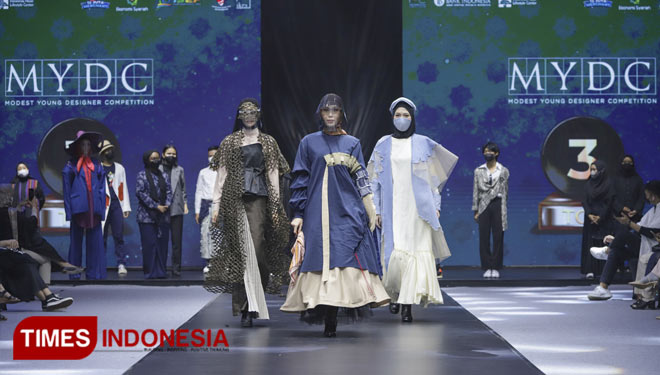 Koleksi yang ditampilkan para designer pada Sustainable Muslim Fashion ISEF 2021. (FOTO: istimewa for TIMES Indonesia)