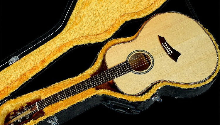 Gitar Produk Lokal Kualitas Internasional.