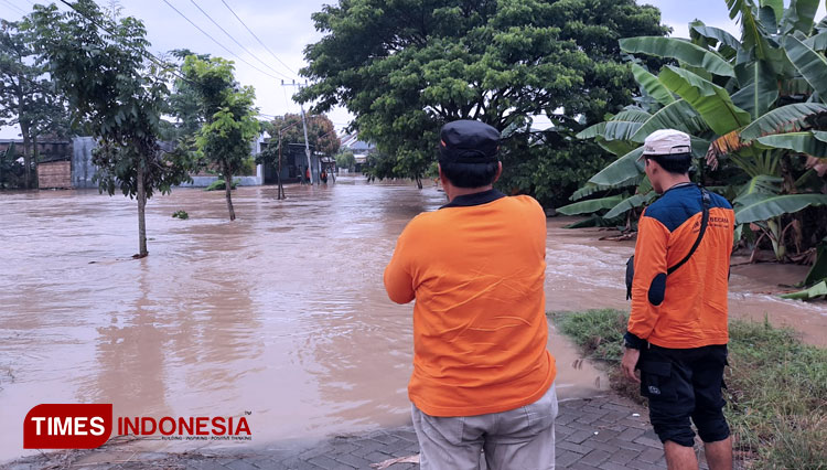 Kali Lamong Meluap, Sejumlah Desa Di Gresik Terimbas Banjir - TIMES ...