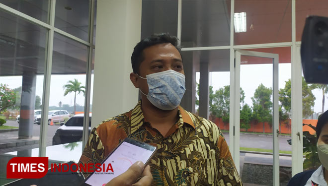 Kepala Departemen Business Development and Relation, Astra Infra Toll Road Jombang-Mojokerto, Udhi Dwi Saputro saat ditemui dikantornya (FOTO : Rohmadi/TIMES Indonesia)