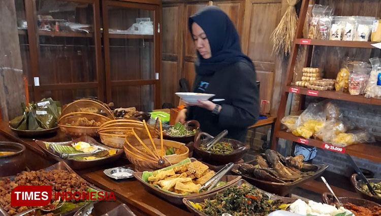 Get The Exquisite Taste Of Yogyakarta At Warung Parikaton Malang Times Indonesia 0053