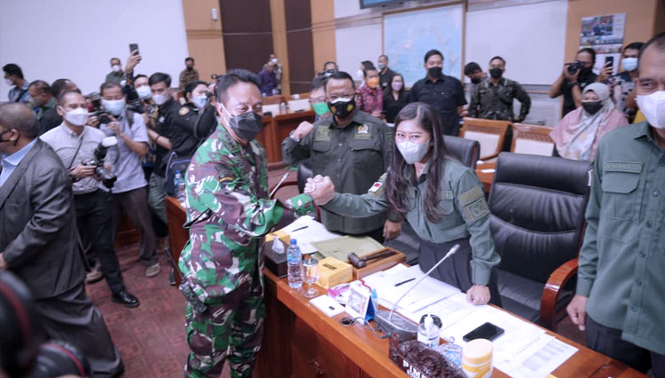 Calon Panglima TNI Jenderal Andika Perkasa usai uji kelayalan dan kepatutan di ruang Komisi I DPR RI. (FOTO: Twitter Meutya Hafid)