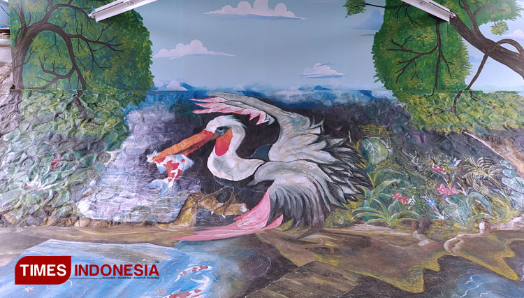 Mural-mural di Taman Tjimanoek Indramayu.(Foto: Muhamad Jupri/TIMES Indonesia)