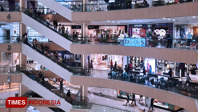 Pusat perbelanjaan (mal) di Surabaya mulai bergeliat sejak berhasil masuk PPKM Level 1. (FOTO: dok. Times Indonesia) 