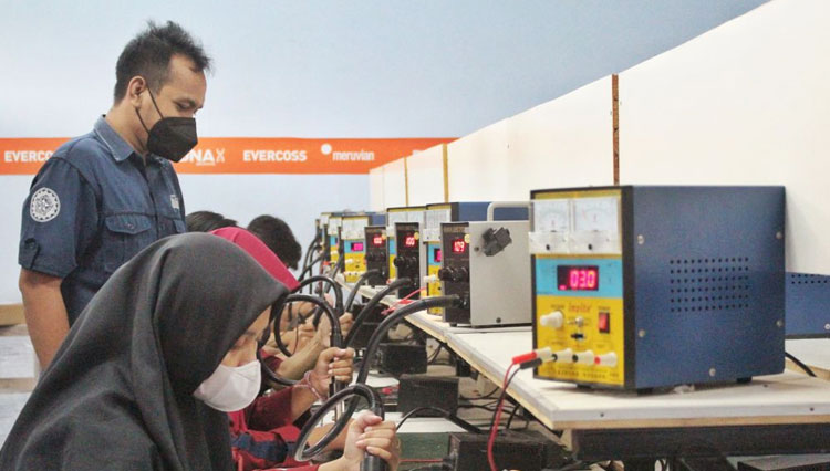 Kembangkan Robot AI Artibo, SMK Mugawa Yogyakarta Siap Songsong Kawasan Aerotropolis