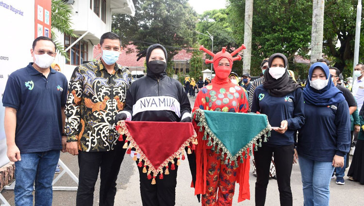 Hari Kesehatan Nasional, Wali Kota Kediri Sampaikan Apresiasi Tinggi kepada Nakes