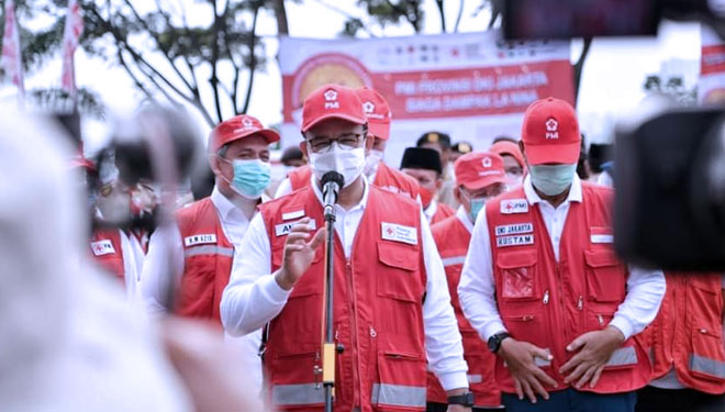 Gubernur DKI Jakarta Anies Baswedan saat memimpin Apel Kesiapsiagaan Relawan PMI. (FOTO: Pemprov DKI Jakarta)