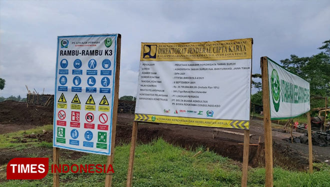 Pembangunan mega proyek Agro Wisata Taman Suruh, di Desa Taman Suruh, Kecamatan Glagah, Banyuwangi. (Foto : Syamsul Arifin/TIMES Indonesia)