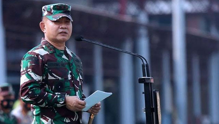 Panglima Komando Strategis Angkatan Darat (Pangkostrad) Letjen TNI Dudung Abdurachman dilantik sebagai Kepala Staf TNI Angkatan Darat (KSAD). (FOTO: detik.com)