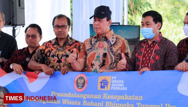 Kepala BNPT Komjen Pol. Boy Rafli Amar usai menandatangani kesepakatan bersama dalam mengembangkan Wisata Rohani Bhinneka Tunggal Ika. (Foto : Binar Gumilang / TIMES Indonesia).