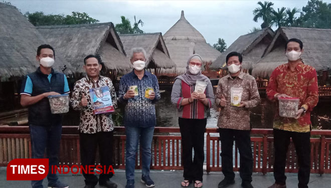Bupati Indramayu saat bertemu dengan Mubarokfood dan Yuasafood di Jawa Tengah.(Foto: Muhamad Jupri/TIMES Indonesia)