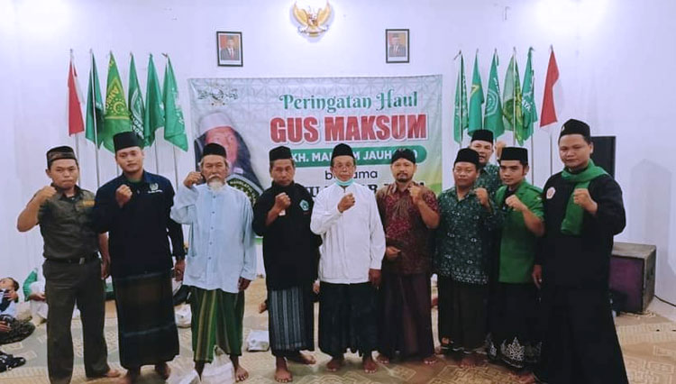 Para sesepuh dan pengurus LPSNU Pagar Nusa saat haul KH Maksum Jauhari (Foto: LPSNU)