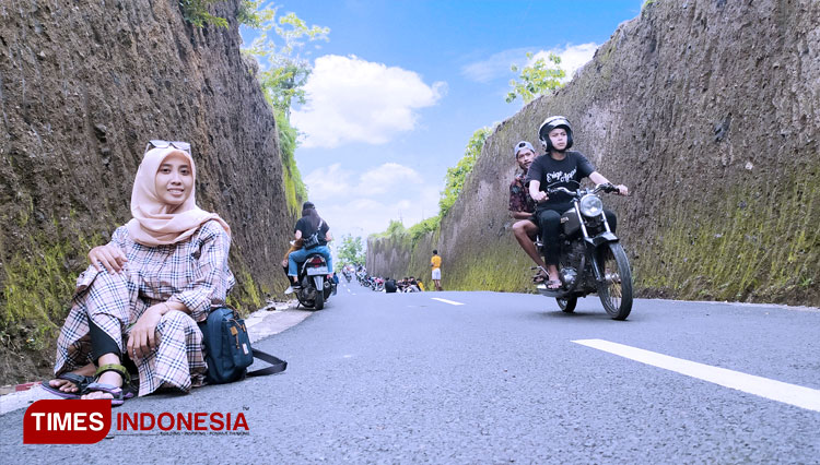Instagramable! Jalan Botolinggo Bondowoso Diserbu Muda-Mudi