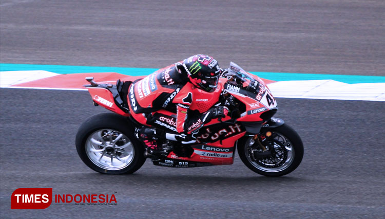 Racing-Ducati-Scott-Redding-2.jpg