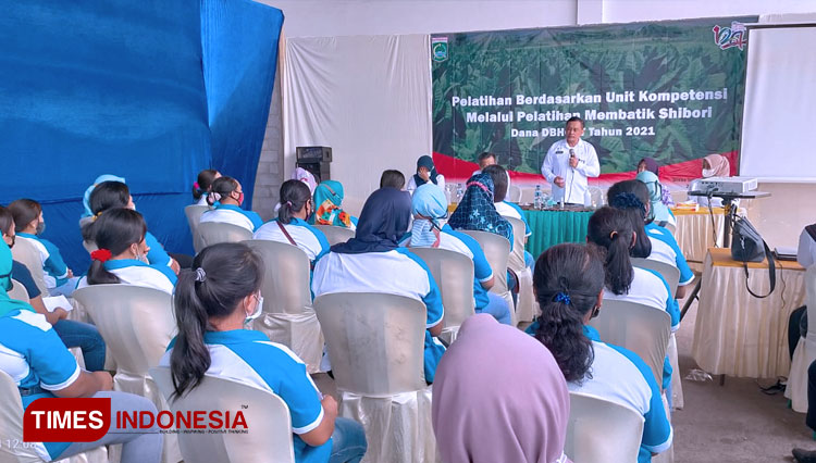 Kepala Dinas Tenaga Kerja Kabupaten Malang, Drs Yoyok Wardoyo saat memberikan penjelasan tentang pelatihan. (FOTO: Widodo Irianto/TIMES Indonesia)