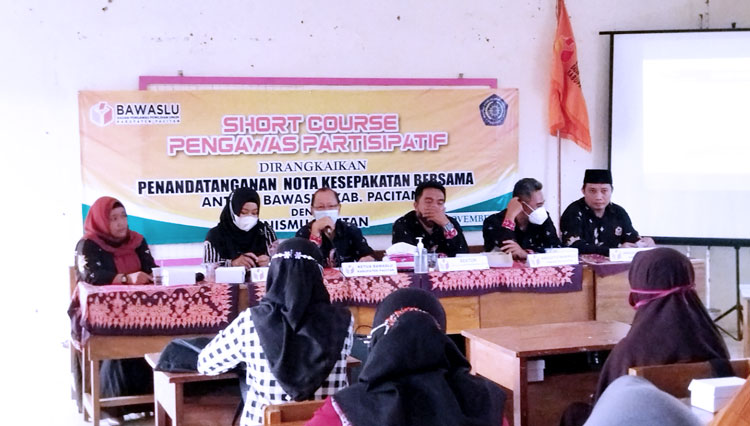 Bawaslu Pacitan Berikan Kursus Pengawas Partisipatif Mahasiswa INISMUH Pacitan