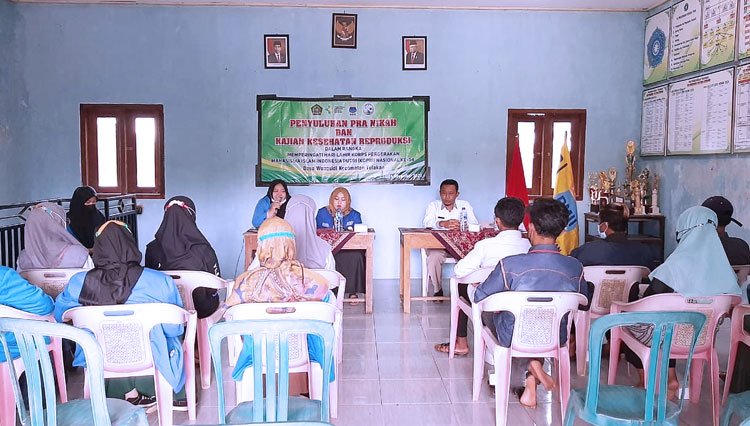 Foto: KOPRI PC PMII Pacitan dalam penyuluhan pra nikah dan kajian reproduksi remaja bersama Pemdes Wonosidi, Kecamatan Tulakan, Kabupaten Pacitan, Rabu (24/11/2021).