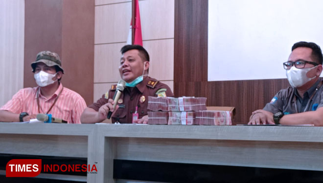 Kejaksaan Negeri Majalengka menggelar konferensi pers terkait tindak pidana korupsi. (Foto: Jaja Sumarja/TIMES Indonesia)