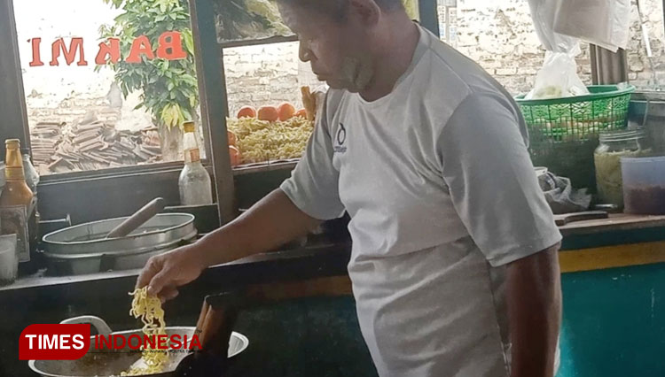 Get an Authentic Local Taste of Noodle at Bakmi Pak Pendek Ponorogo