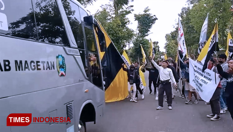 Merinding, Nyanyian Suporter Iringi ke Berangkatan Persemag Magetan Menuju Sidoarjo