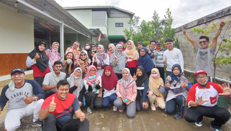 Tingkatkan Kekompakan, SMK Kesehatan Sadewa Yogyakarta Gelar Outbound di Hari Guru
