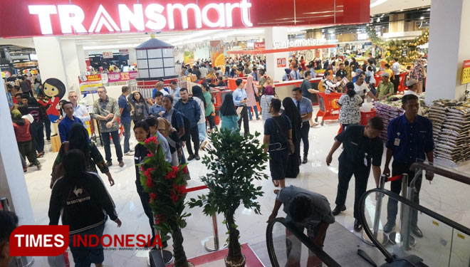 Ilustrasi kepadatan pengunjung yang berada di salah satu tempat pusat perbelanjaan. (Foto: Adhitya Hendra/TIMES INDONESIA)