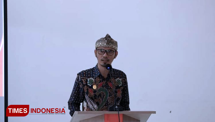 Ketua KPU Kota Banjar dan beberapa Komisioner memimpin jalannya rapat koordinasi dan evaluasi DPT. (FOTO: Susi/ TIMES Indonesia)