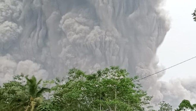 Erupsi Gunung Semeru yang terjadi di Kabupaten Lumajang, Jawa Timur.(FOTO: Humas BNPB)