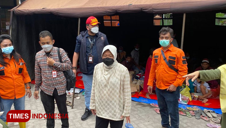 Tim Gabungan BPBD Kota Malang Terjun Langsung Bantu Evakuasi Warga Terdampak Erupsi Semeru