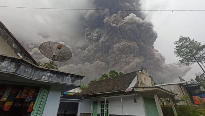 Gunung Semeru Meletus, SRPB Jatim Buka Desk Relawan Semeru