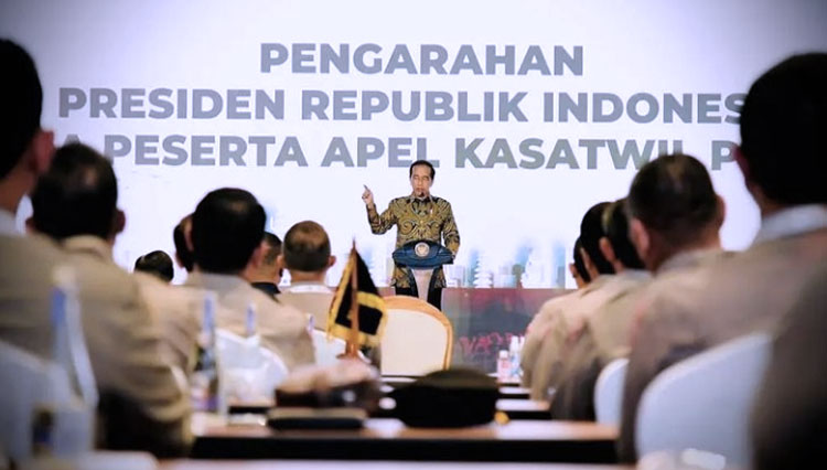Presiden RI Joko Widodo (Jokowi) saat menyampaikan arahannya kepada Kapolda dan Kapolres di Bali (foto: Instagram/Jokowi)
