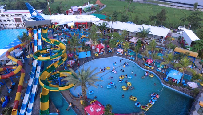 Kolam ombak andalan Saygon Waterpark jadi ikon favorit pengunjung. (Foto: Saygon Waterpark for TIMES Indonesia)