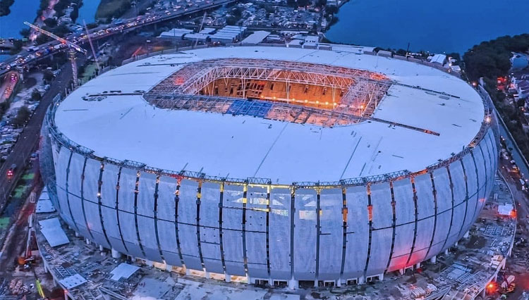 Penampakan Jakarta International Stadium (JIS) pada jelang malam hari. (FOTO: dok JIS)