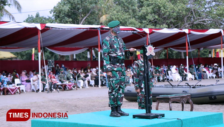 Penyematan-baret-dan-brevet-Infanteri-dalam-Upacara-Tradisi-Pembaretan-Korps-Infanteri-Siswa-Pendidikan-Kecabangan-Perwira-Infanteri-3.jpg