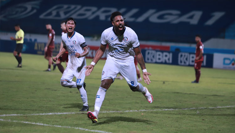 Selebrasi Carlos Fortes ke gawang Borneo FC (Sumber foto: media officer Arema FC)