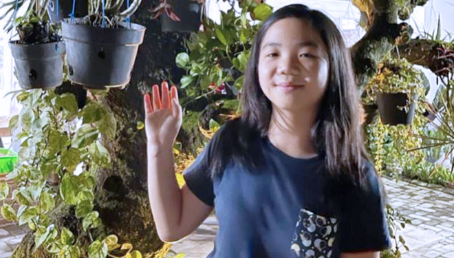 Isabella D'Angela Alexander Raih Juara 1 Lomba Debat Bahasa Inggris