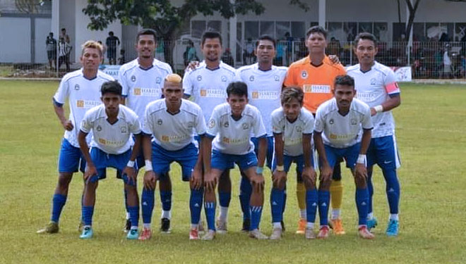 Skuat Morotai United yang membantai Tim ternama Maluku Utara, Persiter Ternate, di Liga 3 PSSI Wilayah Maluku Utara, di Stadion Merah Putih Morotai. (Foto: Hizbullah For TIMES Indonesia)