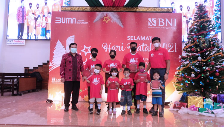 BNI Bagikan 35 Ribu Paket Pangan Damai Natal